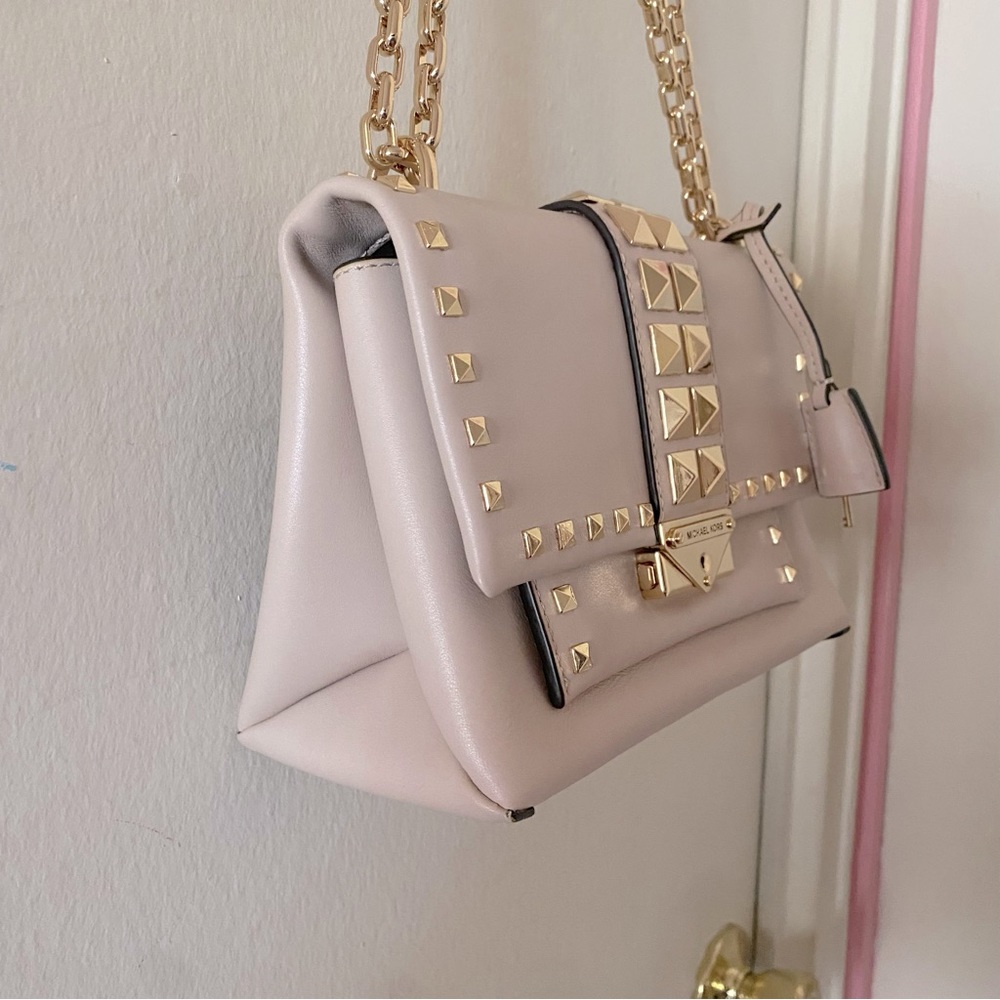 Michael Kors CeCe Pale Pink Flap Handbag w Gold Tone Studs & Studded Chain - Picture 3 of 9
